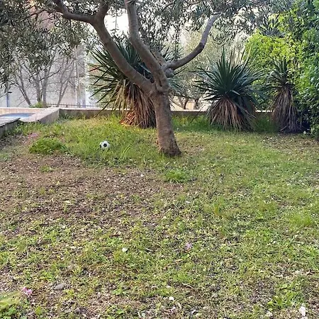 Apartamento Cozy 1 Bedroom Apt/terrace/garden Bol