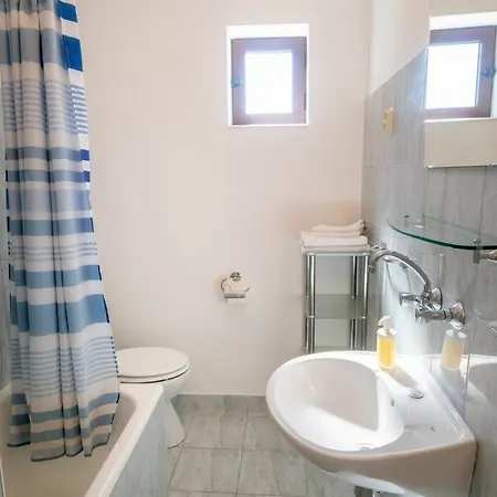 Cozy 1 Bedroom Apt/terrace/garden Apartmán Bol