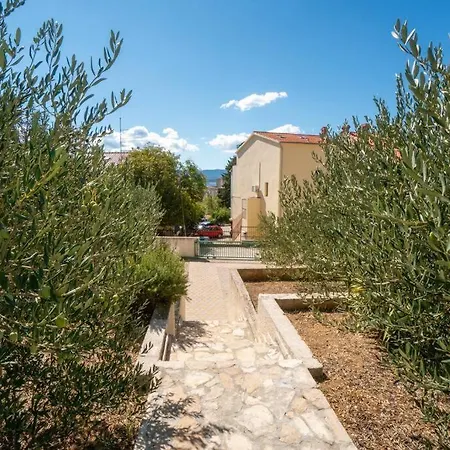 Cozy 1 Bedroom Apt/terrace/garden