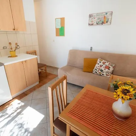 Apartmán Cozy 1 Bedroom Apt/terrace/garden Bol