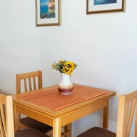 Apartamento Cozy 1 Bedroom Apt/terrace/garden Bol