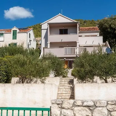Cozy 1 Bedroom Apt/terrace/garden Apartamento Bol