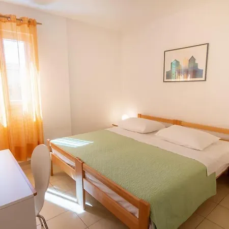 Cozy 1 Bedroom Apt/terrace/garden *